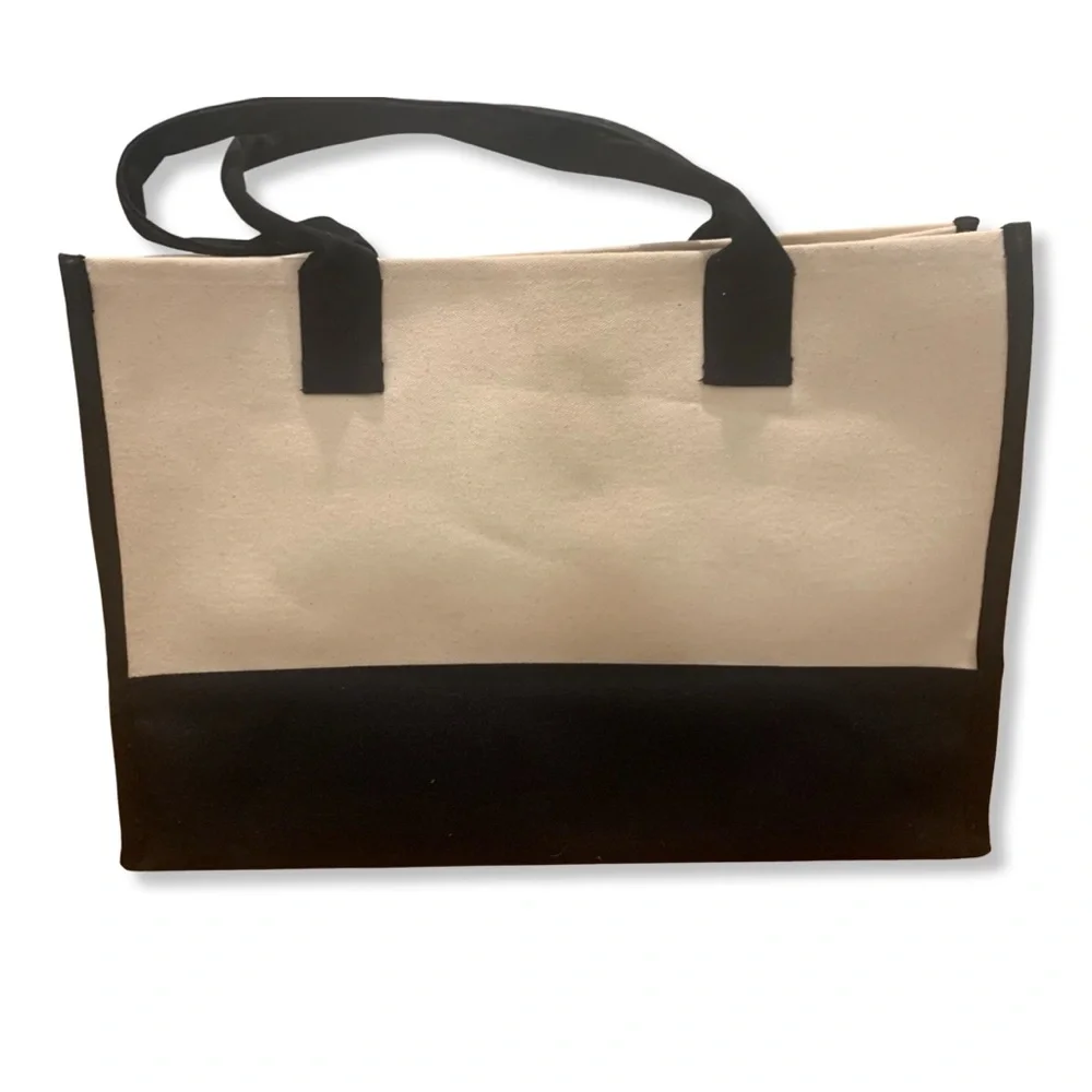 Monogrammed "S" tote bag. - Picture 2 of 3